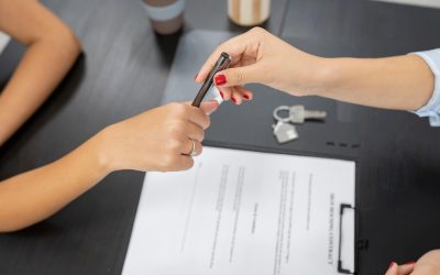Manos a punto de firmar una asesoría jurídica o asesoría legal Manos a punto de firmar una asesoría jurídica o asesoría legal